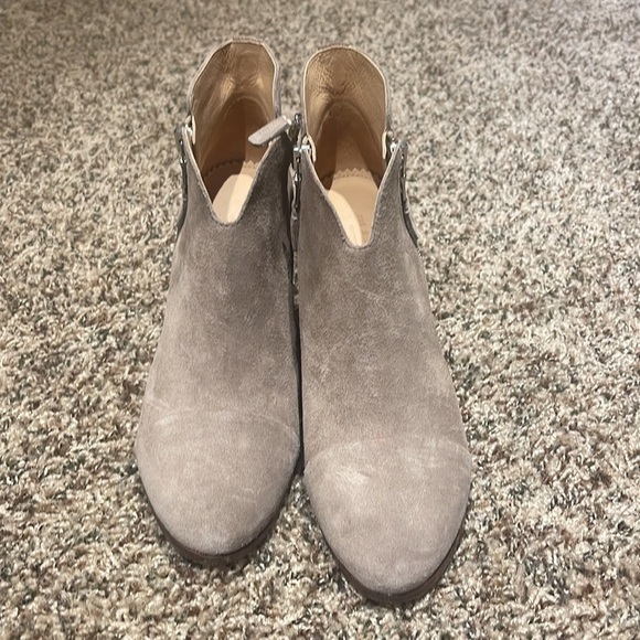 Rag & Bone Margot Heeled Bootie in Stone Waxy Suede in Size 39 - Picture 12 of 12